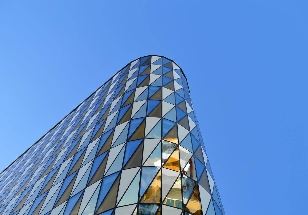 直播平台-吕迪格膝盖顶人动作引争议，科贝：这是今年最野蛮的犯规之一